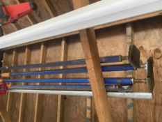 6 Adjustable props, twist and lock to adjust length. Collect Only.