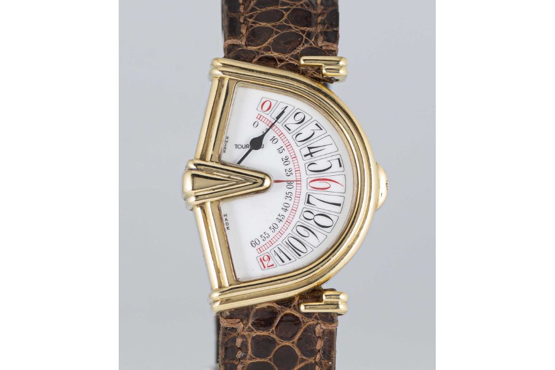 A GENTLEMAN'S 18K SOLID GOLD TOURNEAU ASYMMETRIC SECTORA RETROGRADE WRIST WATCH CIRCA 1990s - Image 1 of 7