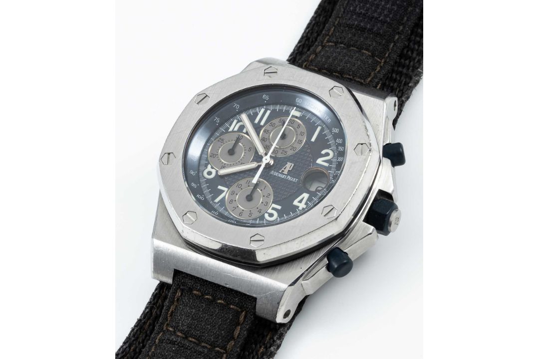 A GENTLEMAN'S STAINLESS STEEL AUDEMARS PIGUET ROYAL OAK OFFSHORE CHRONOGRAPH WRIST WATCH CIRCA 2001, - Image 1 of 8