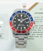 A GENTLEMAN'S STAINLESS STEEL ROLEX OYSTER PERPETUAL DATE GMT MASTER 