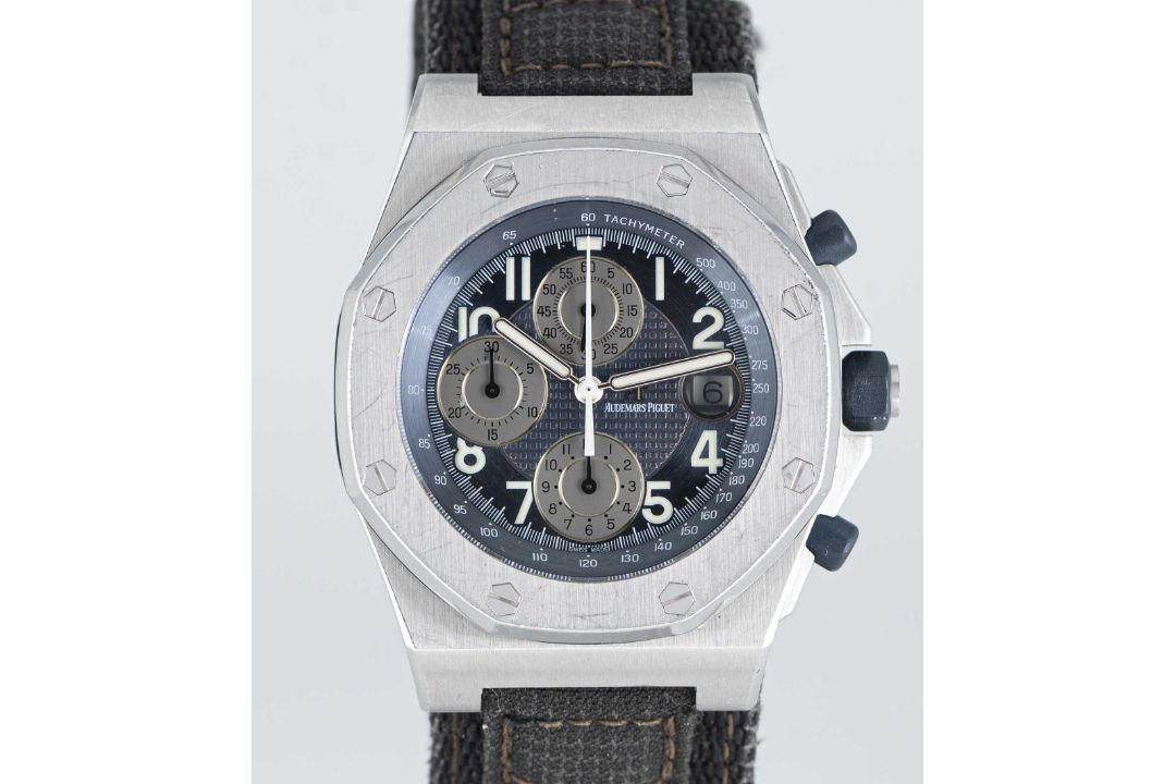 A GENTLEMAN'S STAINLESS STEEL AUDEMARS PIGUET ROYAL OAK OFFSHORE CHRONOGRAPH WRIST WATCH CIRCA 2001, - Image 2 of 8
