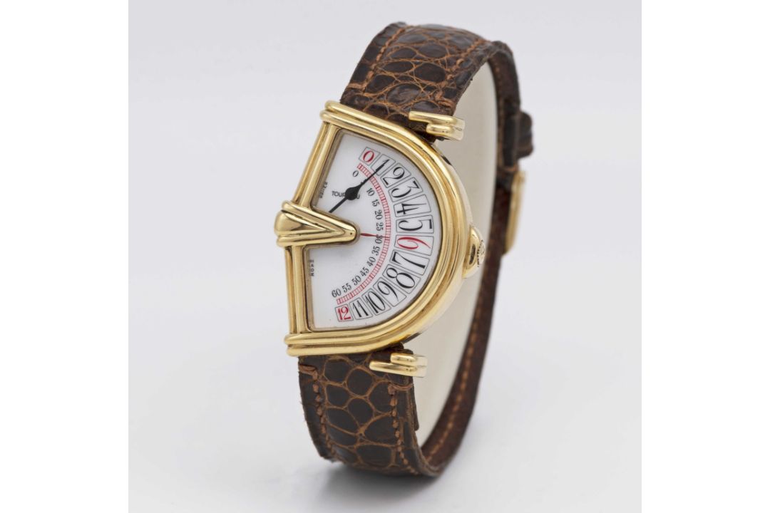 A GENTLEMAN'S 18K SOLID GOLD TOURNEAU ASYMMETRIC SECTORA RETROGRADE WRIST WATCH CIRCA 1990s - Image 3 of 7
