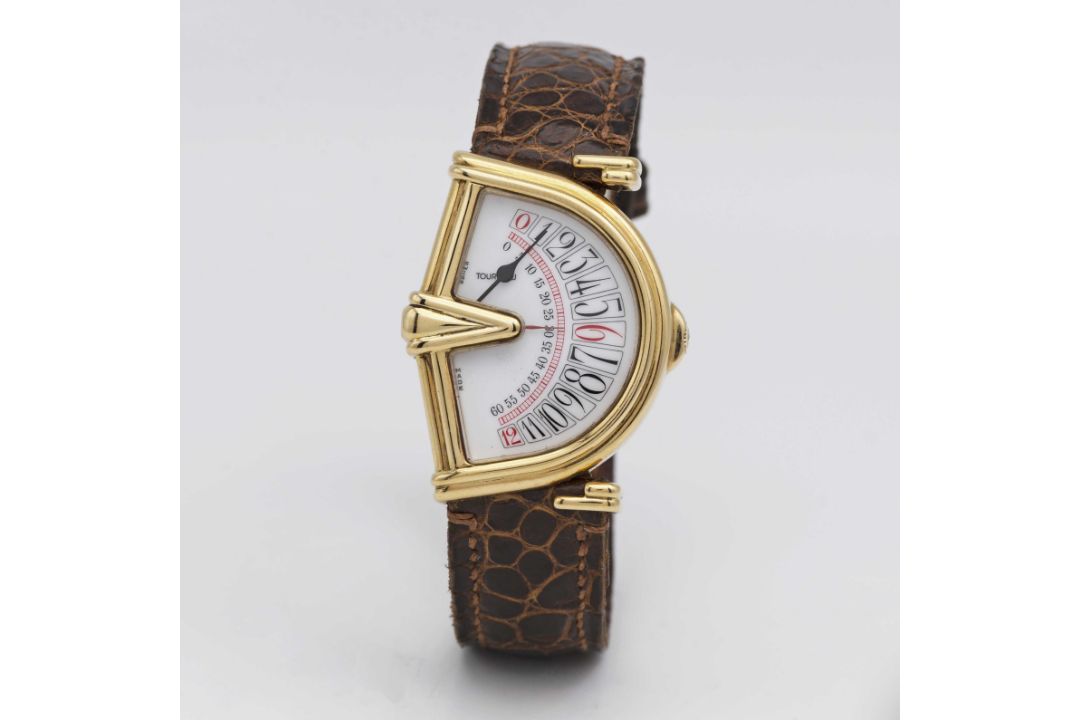 A GENTLEMAN'S 18K SOLID GOLD TOURNEAU ASYMMETRIC SECTORA RETROGRADE WRIST WATCH CIRCA 1990s - Image 2 of 7