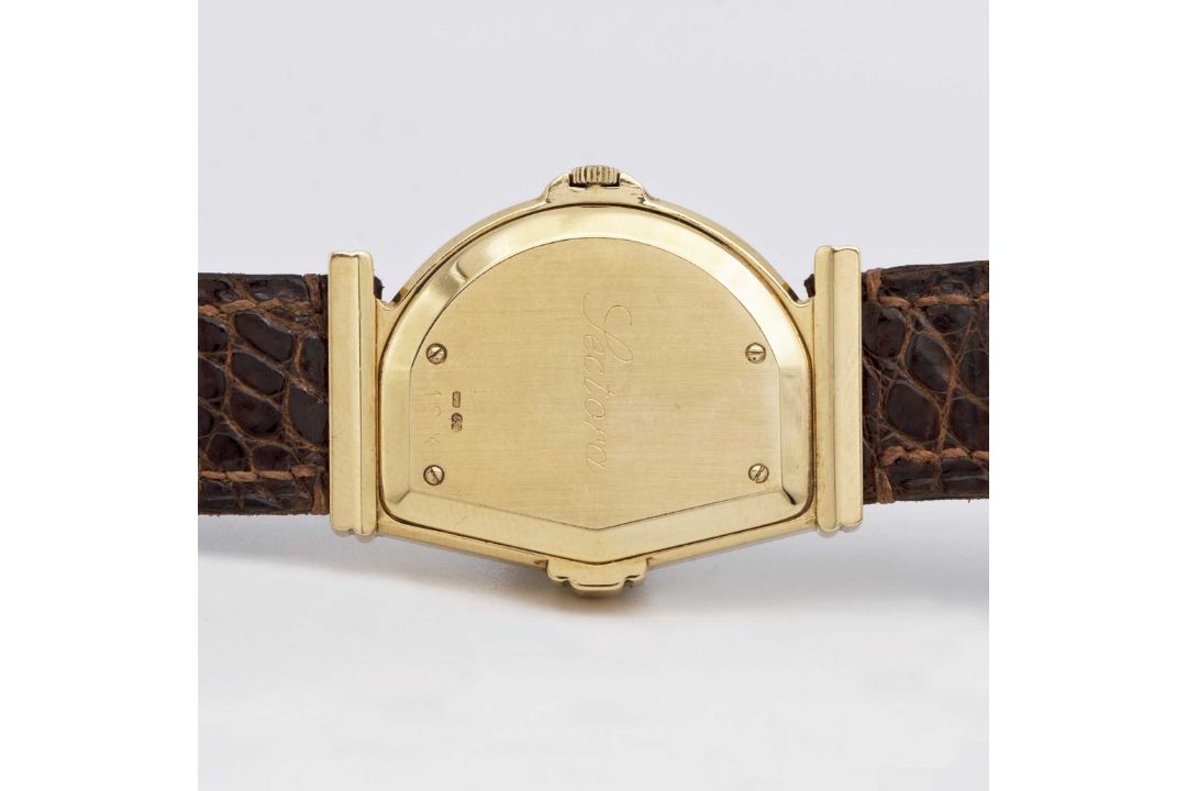 A GENTLEMAN'S 18K SOLID GOLD TOURNEAU ASYMMETRIC SECTORA RETROGRADE WRIST WATCH CIRCA 1990s - Image 5 of 7