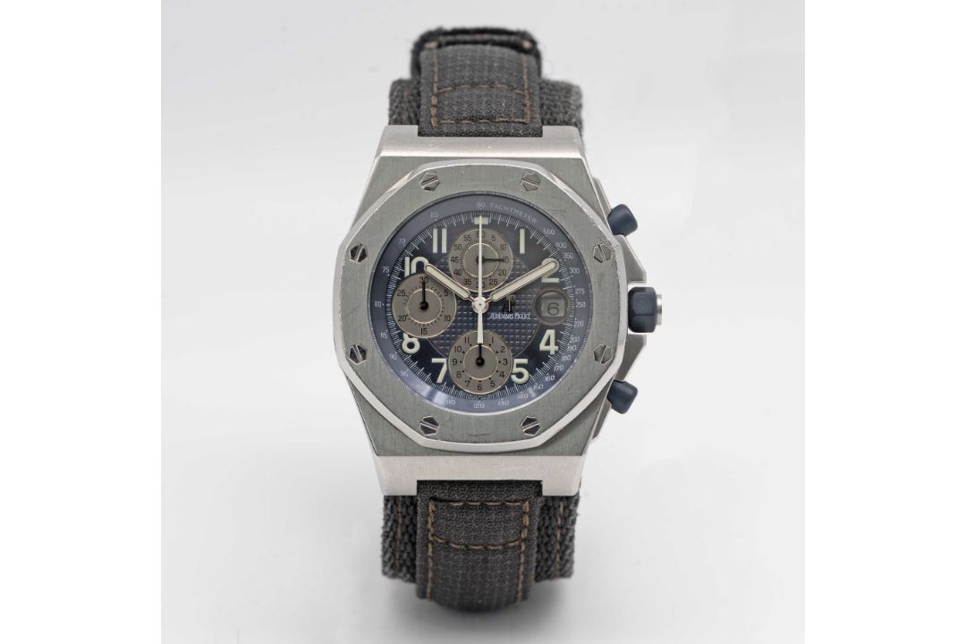 A GENTLEMAN'S STAINLESS STEEL AUDEMARS PIGUET ROYAL OAK OFFSHORE CHRONOGRAPH WRIST WATCH CIRCA 2001, - Image 3 of 8