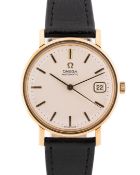 A GENTLEMAN'S SIZE 9CT SOLID GOLD OMEGA AUTOMATIC DATE WRIST WATCH CIRCA 1970s Movement: