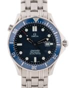 A GENTLEMAN'S LARGE SIZE STAINLESS STEEL OMEGA SEAMASTER PROFESSIONAL 300M BRACELET WATCH DATED