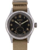 A GENTLEMAN'S BRITISH MILITARY BUREN GRAND PRIX W.W.W. WRIST WATCH CIRCA 1945, PART OF THE 