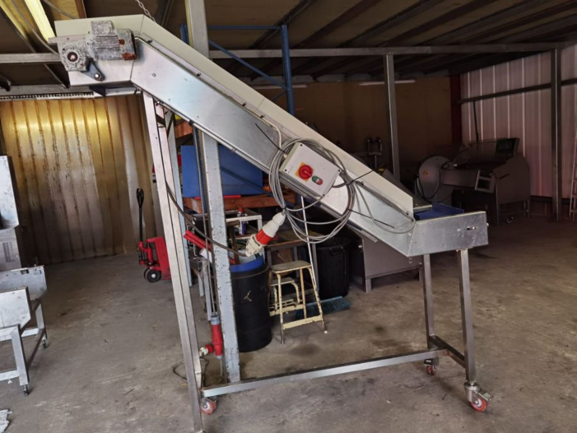 INCLINED CONVEYOR - Image 2 of 3