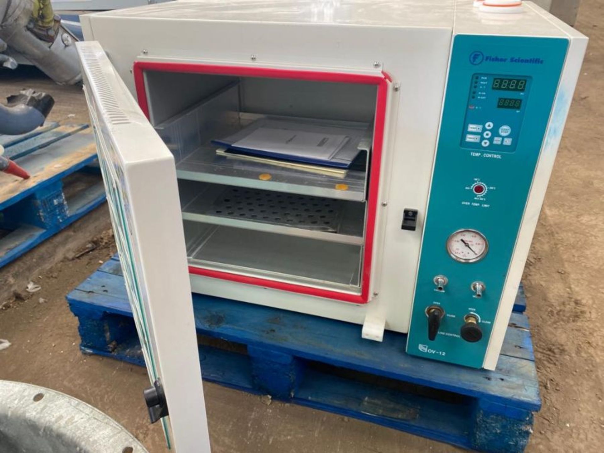 VACUUM OVEN AND WATER BATH - Image 7 of 8