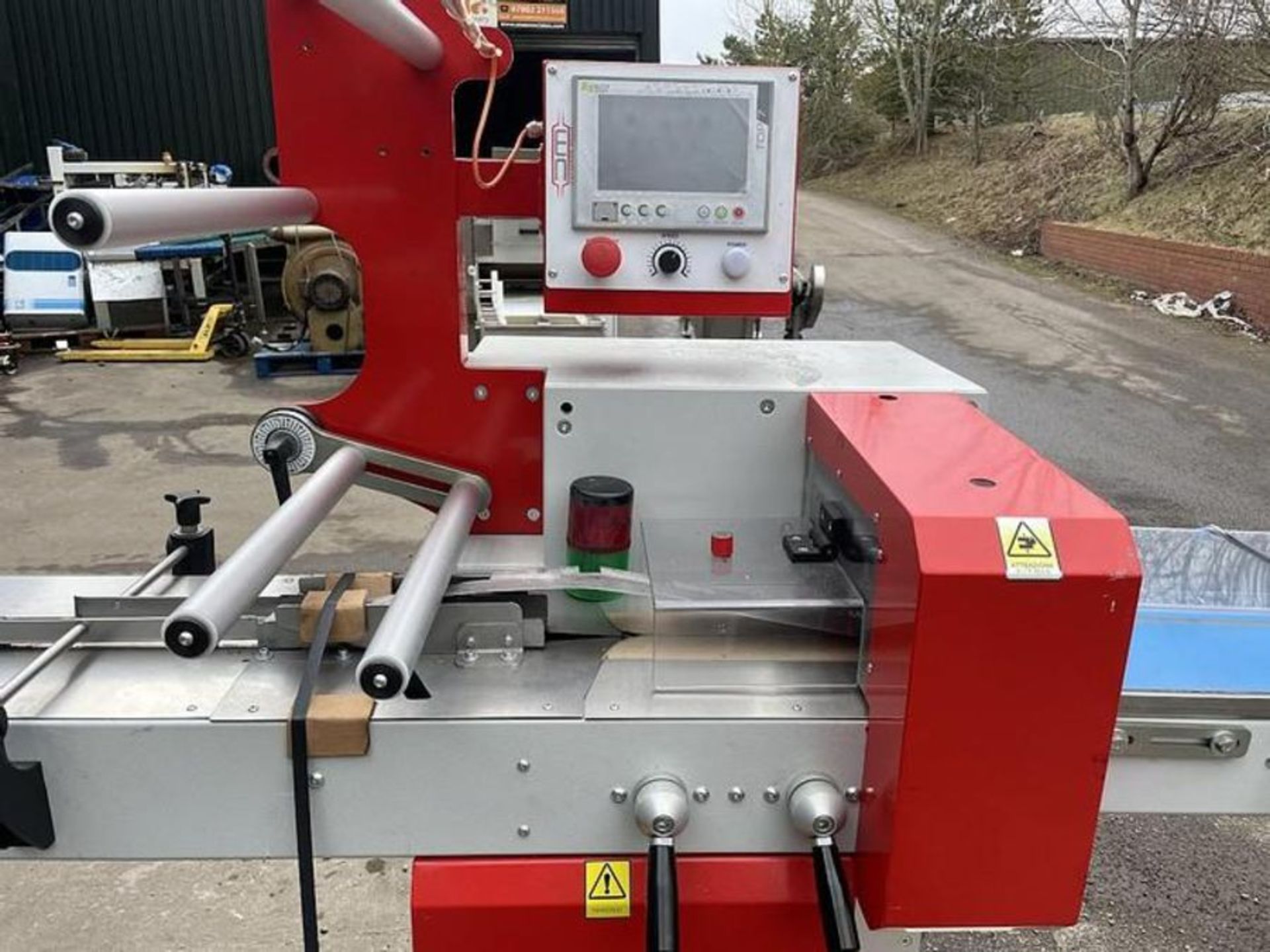 BASIC PACKAGING FLOWRAPPER - Image 3 of 4