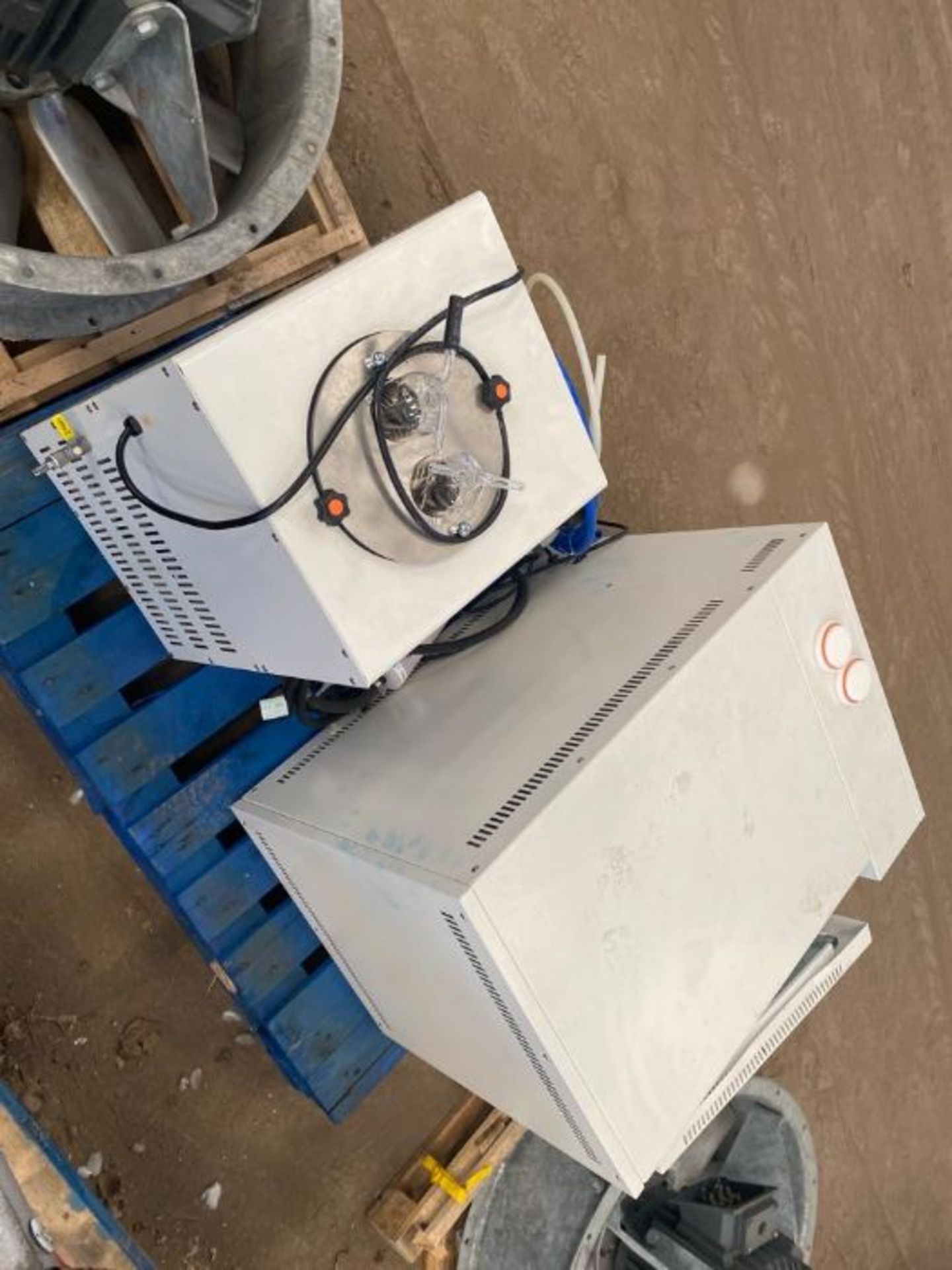 VACUUM OVEN AND WATER BATH - Image 8 of 8