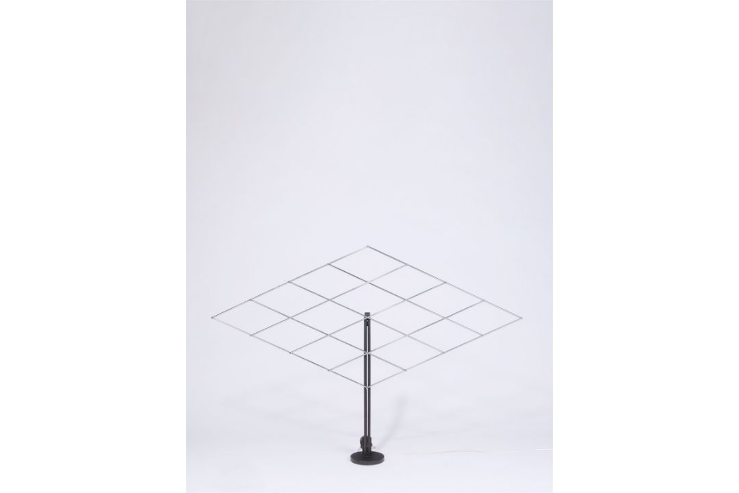François Morellet. „Grille se déformant par mouvement électrique“. 1966