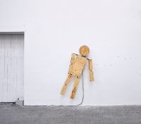Michael Sailstorfer. ”Ragdoll Boss”. 2009