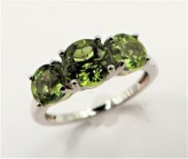 Sterling Silver 1.85 ct Peridot Ring New with Gift Pouch