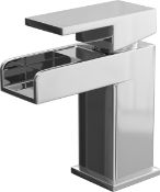 ZZ-CAS-DUK001 - Cassellie Dunk Mono Basin Mixer Tap with Click Clack Waste - Chrome. ...