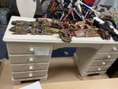Pedestal Dressing Chest 29