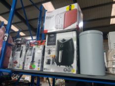 (8c) 6x Items To Include 4x GH Kitchen Gadgets. 1x Toshiba Multi-Stage Browning Matters Toaster (Sl