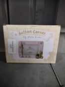 Button Corner Photo Frame. RRP £9.99 - Grade U