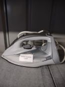 Philips Azur GC4532/20 Steam iron. RRP £59.99 - Grade U