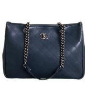 CHANEL Large Zipped Shopping Bag