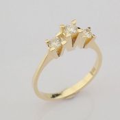 Certificated 14K Yellow Gold Diamond Ring