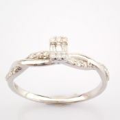 Certificated 14K White Gold Diamond Ring