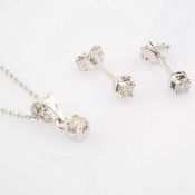 Certificated 14K White Gold Diamond Pendant