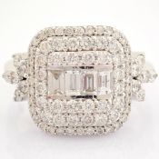 IDL Certificated 14K White Gold Baguette Diamond & Diamond Ring (Total 1.04 ct Stone)