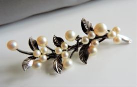 Vintage Sterling Silver Cultured Pearl Brooch with Gift Pouch
