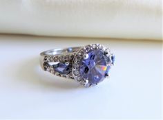 Sterling Silver 2.5ct Tanzanite Ring New with Gift Box.