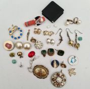 Assorted Costume Jewellery Earrings, Tape, Pendants etc Assorted Costume Jewellery Earrings, Tape,