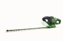 (11F) 6x Items. 1x Powerbase 66cm 710W Electric Hedge Trimmer. 1x Sovereign Hedge Trimmer. 1x Qualc