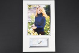 ELIZABETH MONTGOMERY Original signature