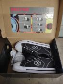 Heelys Classic X2 Size 1 Wheeled Shoe - Black White. RRP £45.00 - GRADE U