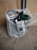 STANLEY THEMOS AN OXO GOOD GRIPS CHEESE GRATER. RRP £40.00 - GRADE U