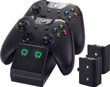 (10I) RRP £14.99. 4x Venom Twin Docking Station Black Xbox One.