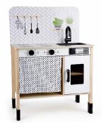 (7M) 3x Wooden Modern Kitchen RRP £40 Each.