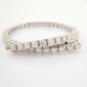 18K White Gold Diamond Bracelet (Total 5.3 Ct. Stone)