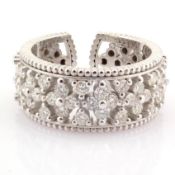 18k White Gold Diamond Ring (Total 0.89 Ct. Stone)