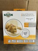 Staywell¨ Manual 4-Way Locking Classic Cat Flap. RRP £20.99 - Grade U