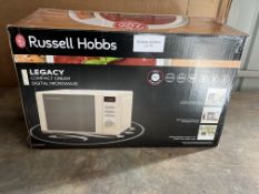 Russell Hobbs 17L Microwave - Cream. RRP £65.00 - GRADE U
