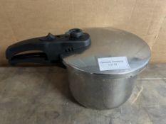 Tower 6L Stainless Steel Pressure Cooker. RRP £65.00 - GRADE U
