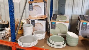 (11E) 2x Items. 1x Stoneware 11 Piece 2 Tone Dinner Set (Green / White). 1x Stoneware 19 Piece 2 T