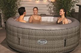(5B) RRP £580. CleverSpa Florence 6 Person Hot Tub – Untested Raw Return.