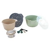 (6B) Approx 24x Cookware Items. To Include 6 Piece Stainless Steel Pan Set With Lids. 1x 2.5L Round