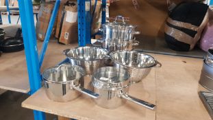 (6F) 5x Items. 2x Stainless Steel Saucepans With Lid. 2x Stainless Steel Colander. 1x 26cm 3 Tier S