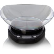 (6D) Contents Of Bay – Mixed Kitchen / Cookware Items. To Include Knife Sets, Mixed Cutlery, 7x Mix