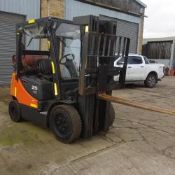 2009 Doosan 2.5 Ton Gas 3 Stage Low Mask Forklift In Good Condition Any Inspection Welcome