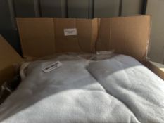 Assorted Box of Bedding and Homewares Approx RRP £150. Grade U